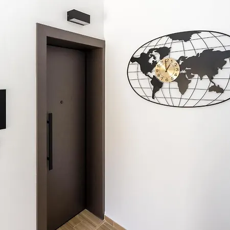 Pap's Lab Apartment *